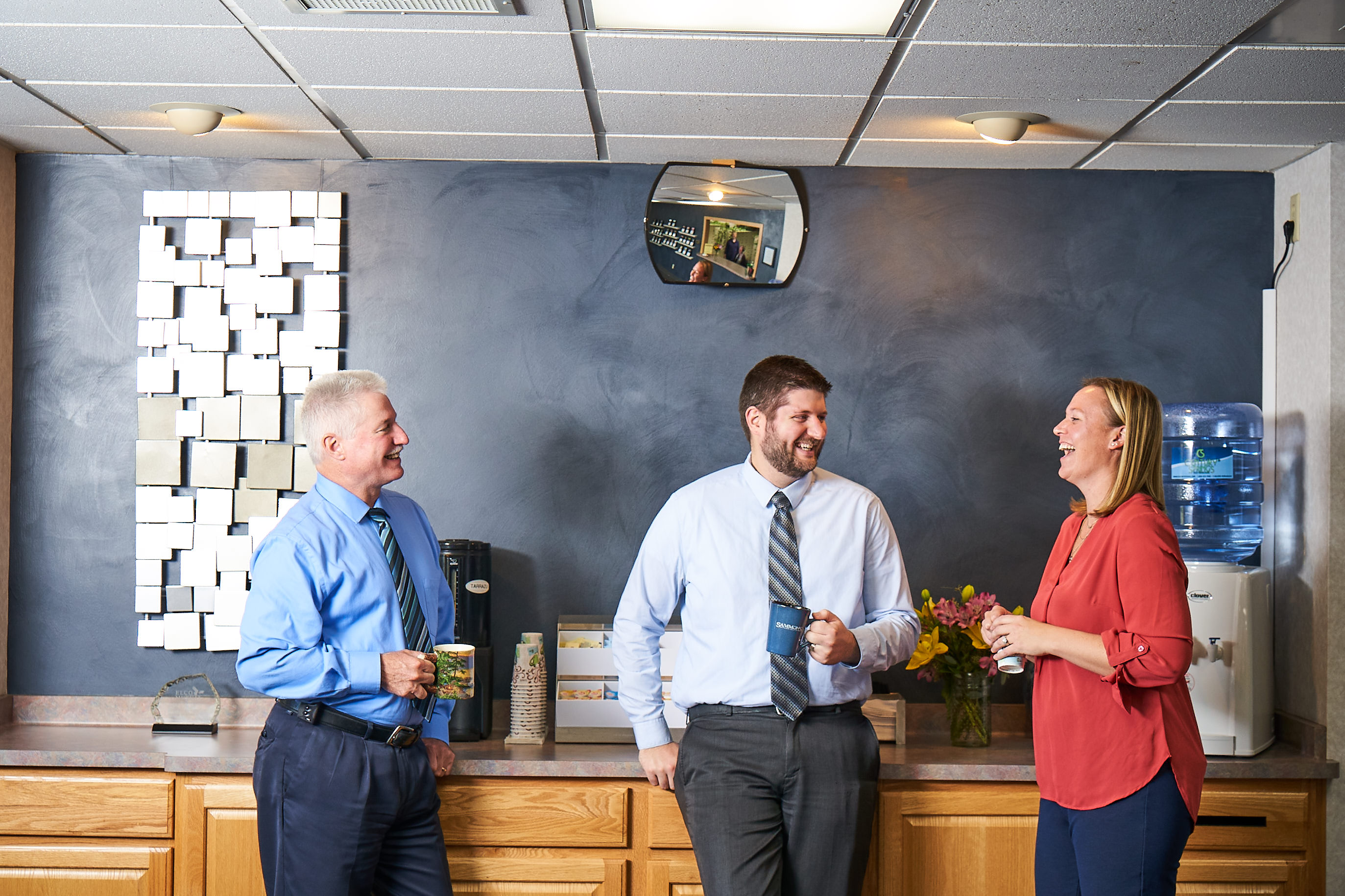 Picture of a client and advisor meeting at desk
